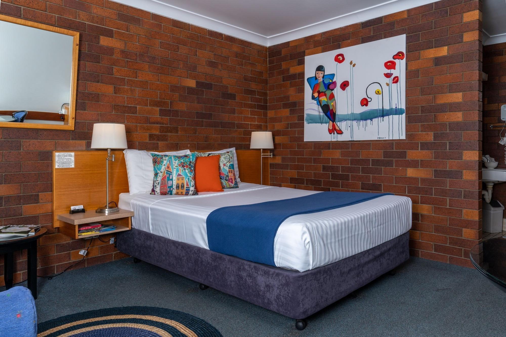 Country Pathfinder Motor Inn Далби Екстериор снимка