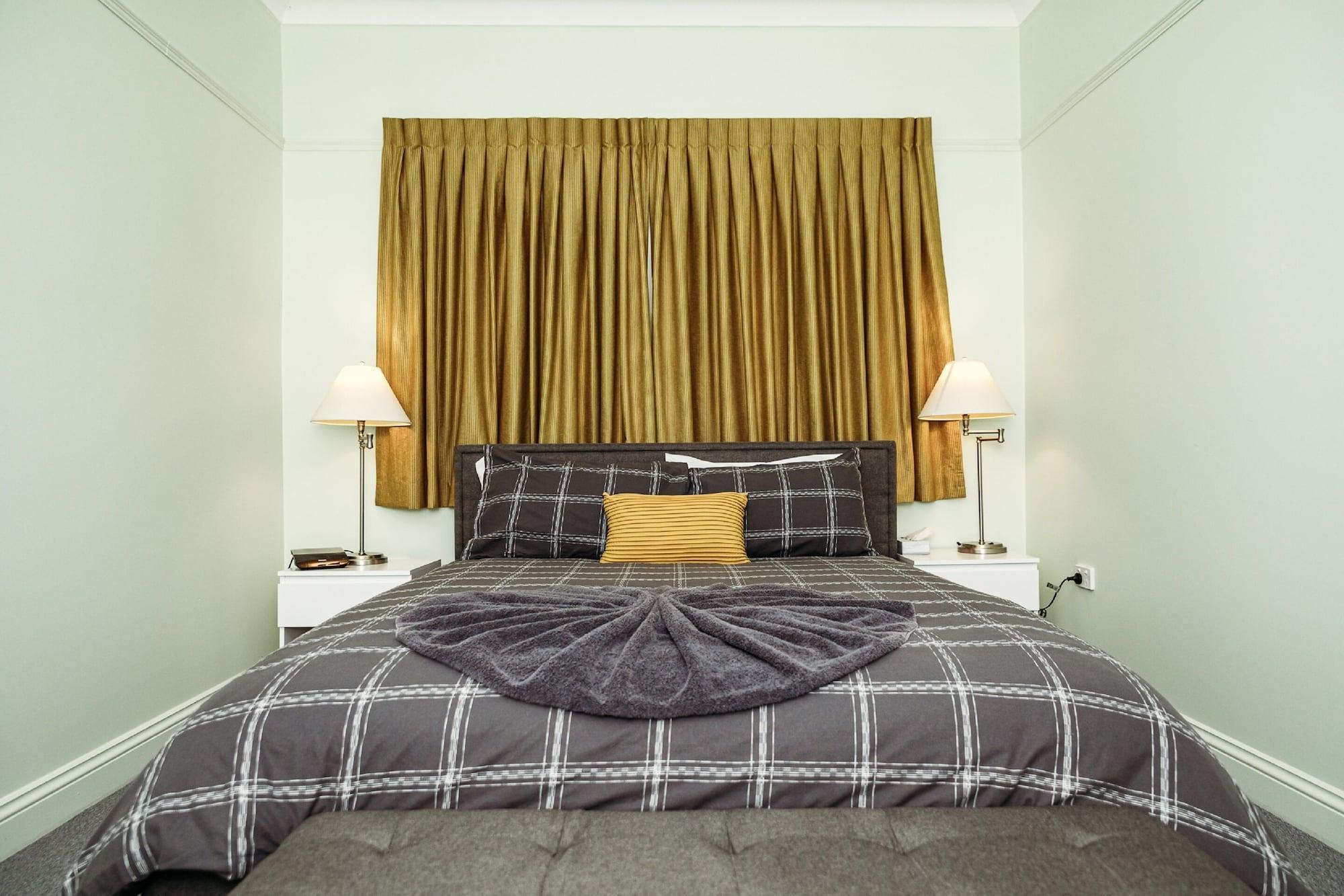 Country Pathfinder Motor Inn Далби Екстериор снимка